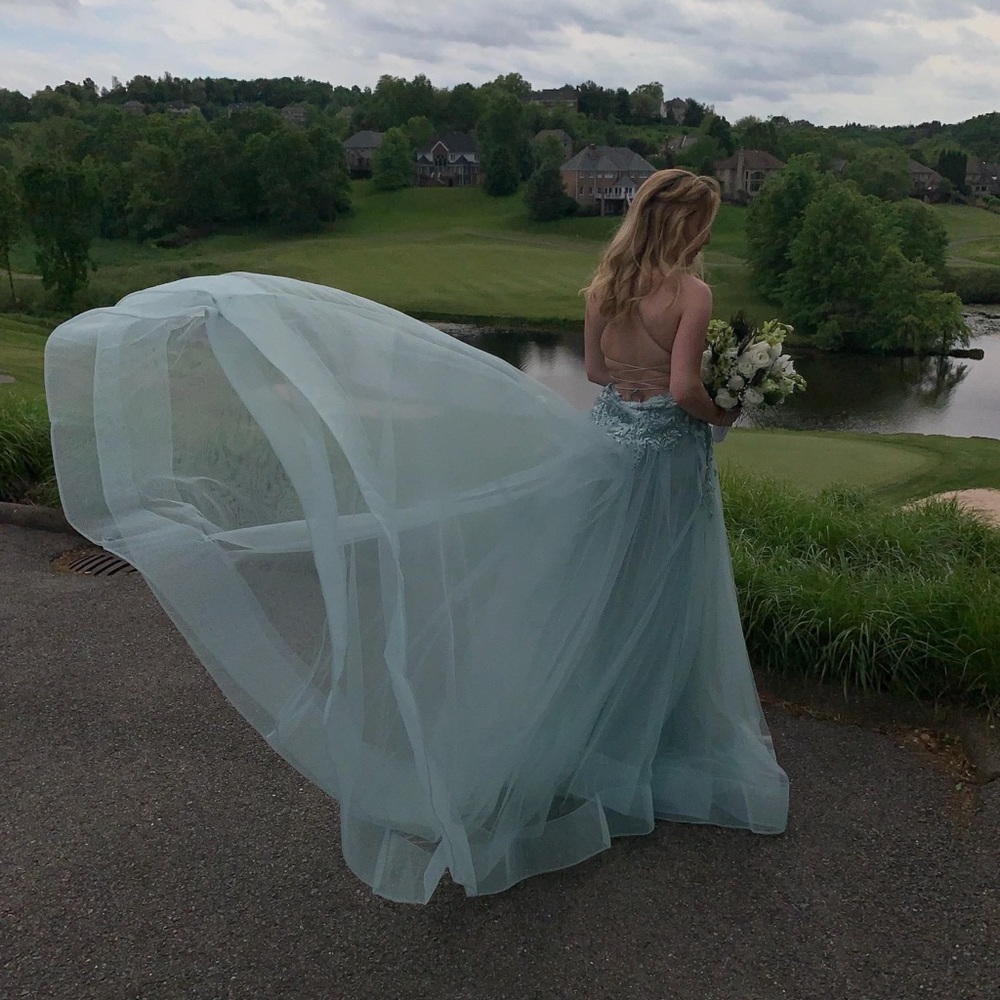 TARIK EDIZ PROM DRESS TEAL TURQUOISE LACE PEARL MERMAID REMOVABLE TRAIN SZ 2